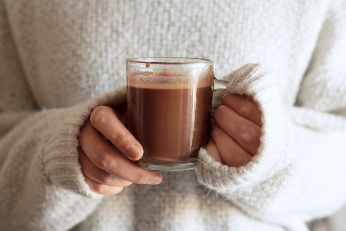 nourishing decadent adaptogenic hot chocolate ashwaganhda
